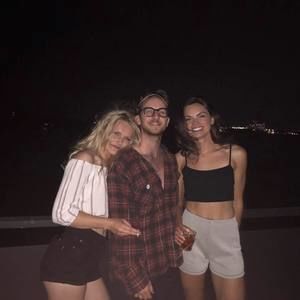 Meet your Posher, Dana